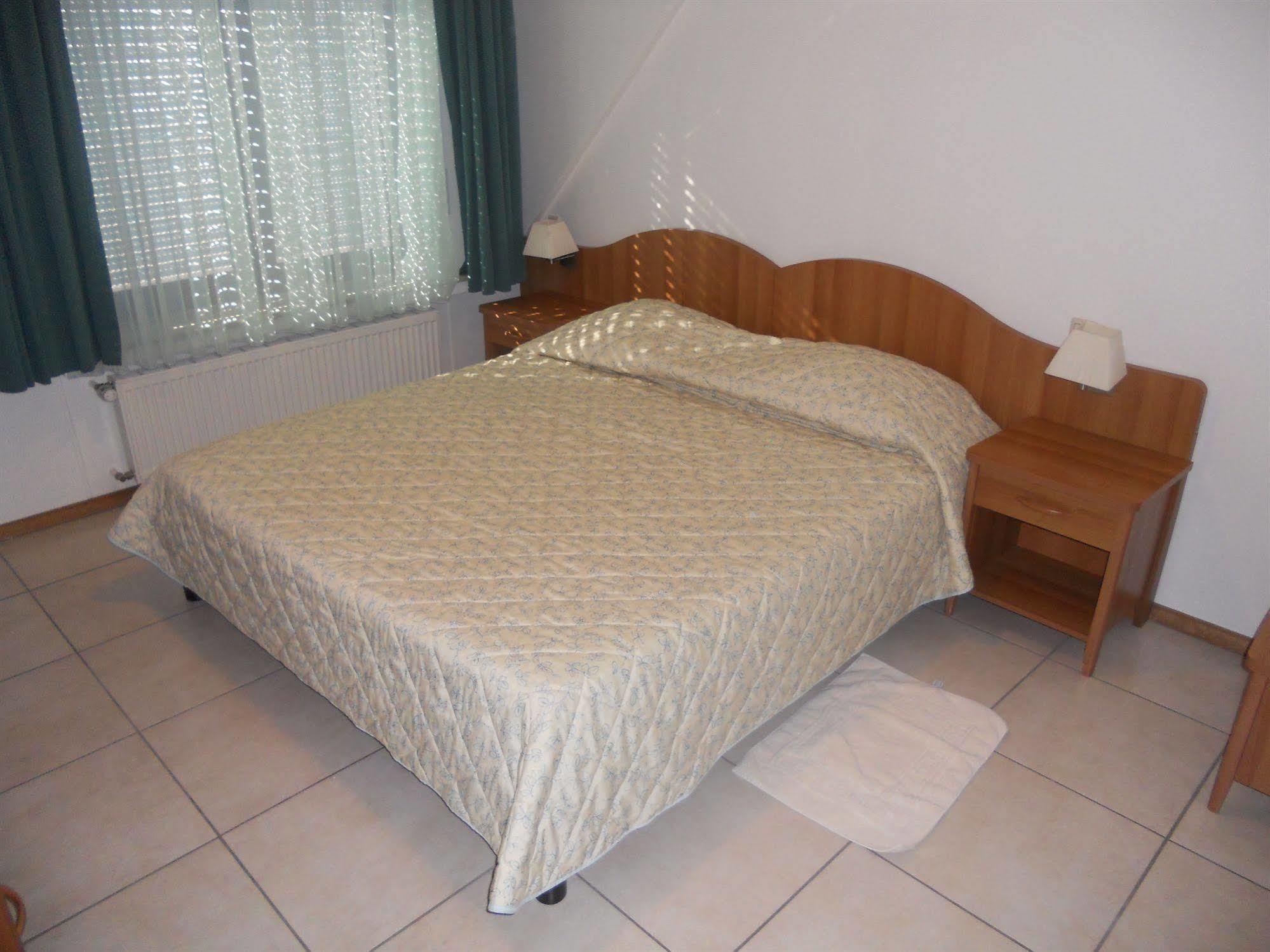 Hotel Carpini Bascharage Ngoại thất bức ảnh