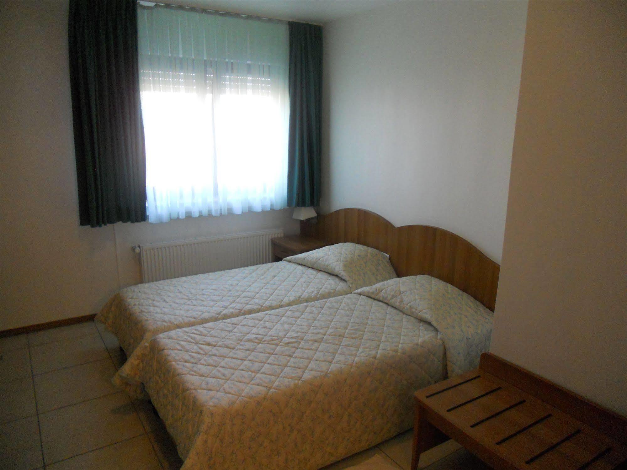 Hotel Carpini Bascharage Ngoại thất bức ảnh